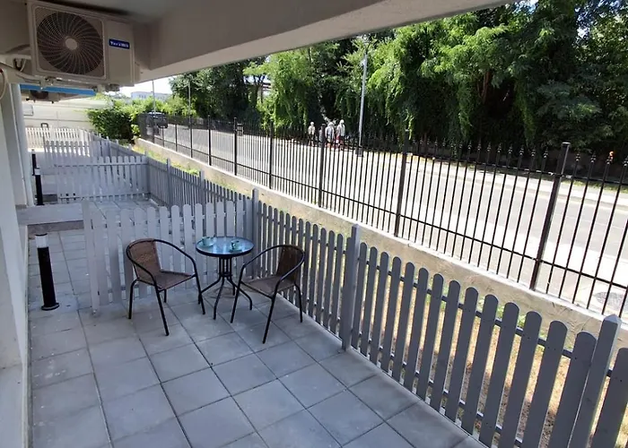 Andrew Διαμέρισμα Saturn