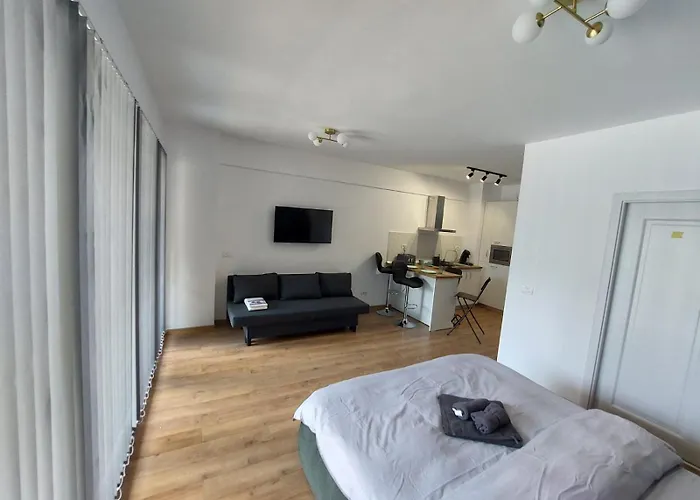 Andrew Διαμέρισμα Saturn